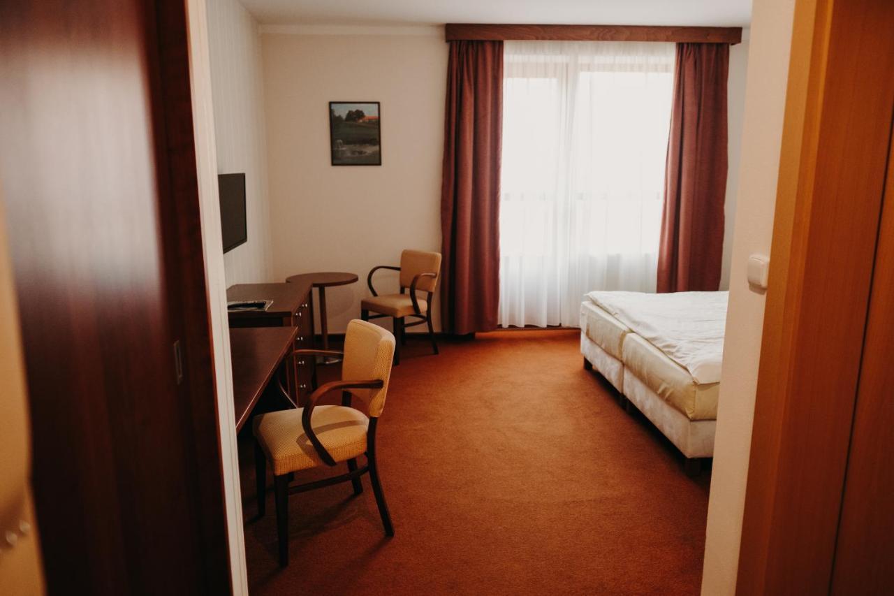 Golf Hotel Austerlitz Zewnętrze zdjęcie